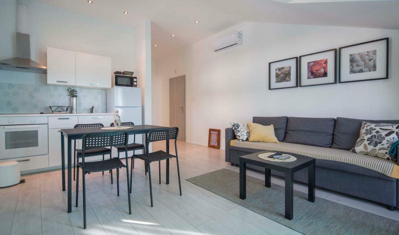 Apartments Denis Makarska Ngoại thất bức ảnh